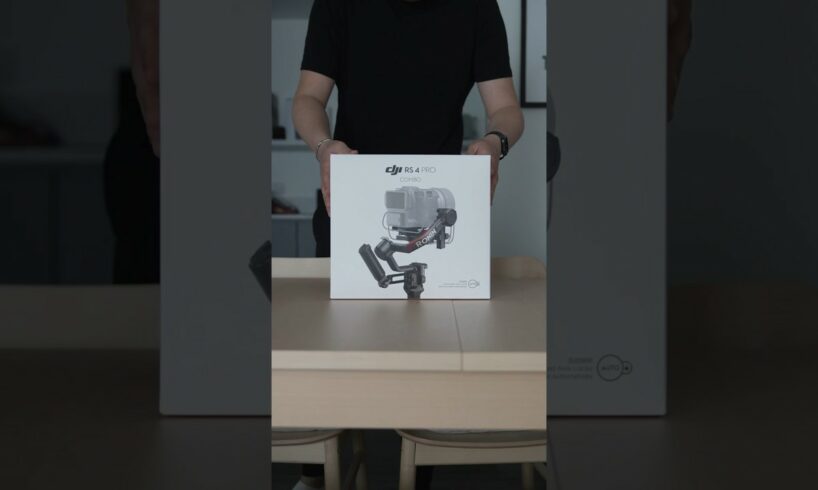 Unboxing DJI RS4 Pro Combo